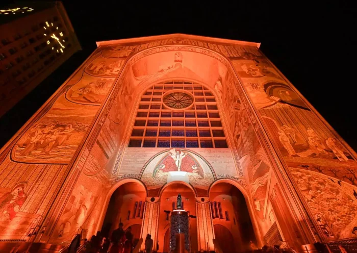 Santuário Nacional de Aparecida entrega Fachada Oeste