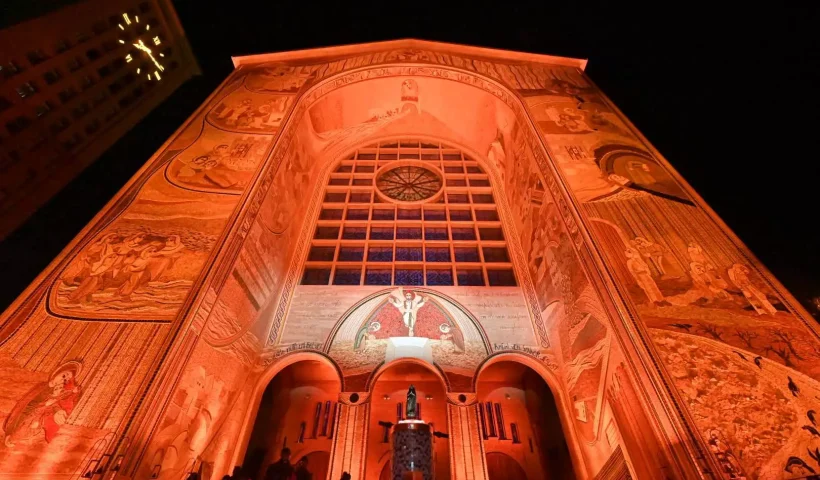 Santuário Nacional de Aparecida entrega Fachada Oeste