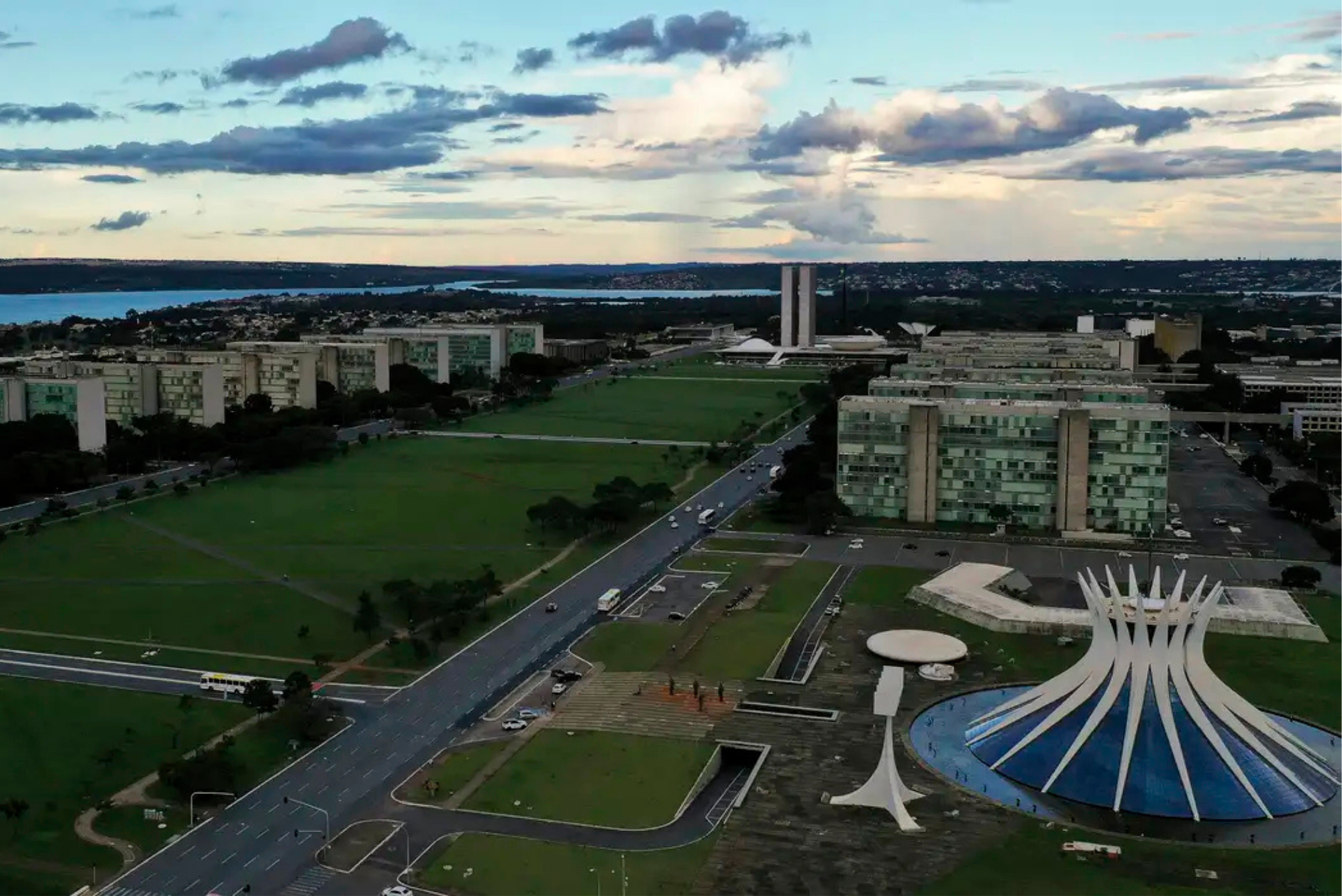Orçamento 2027 prevê salário mínimo de R$ 1.741