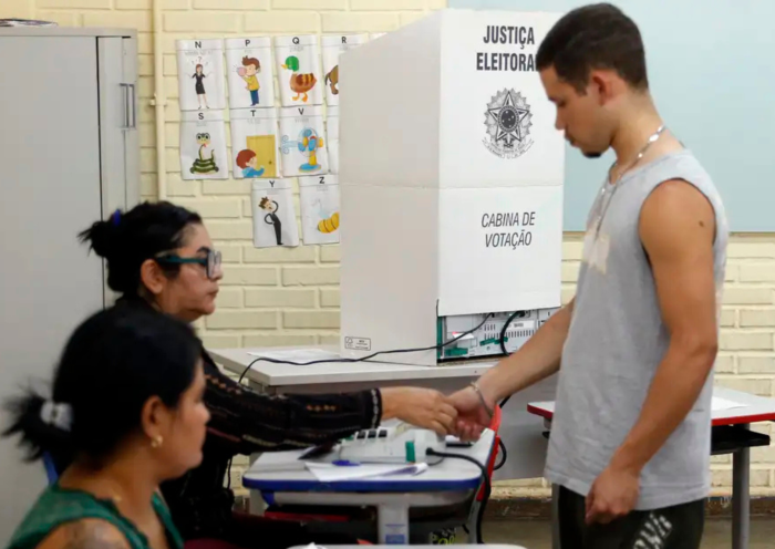 Número de eleitores jovens cai 44% no Vale do Paraíba