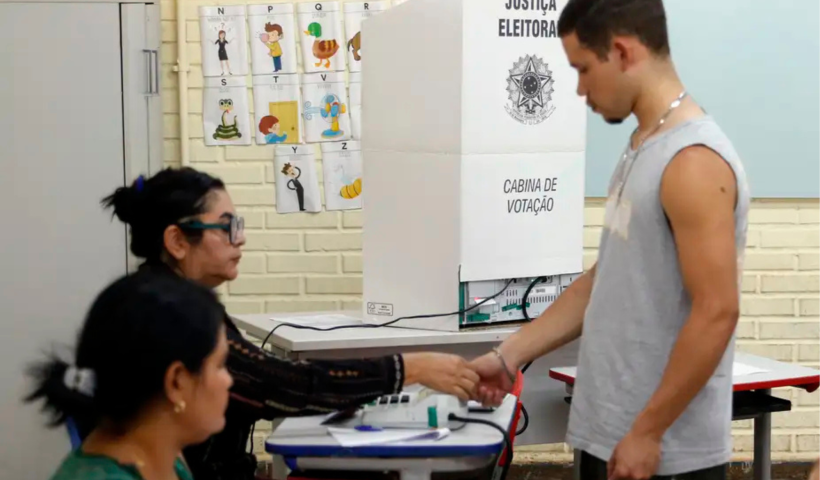 Número de eleitores jovens cai 44% no Vale do Paraíba