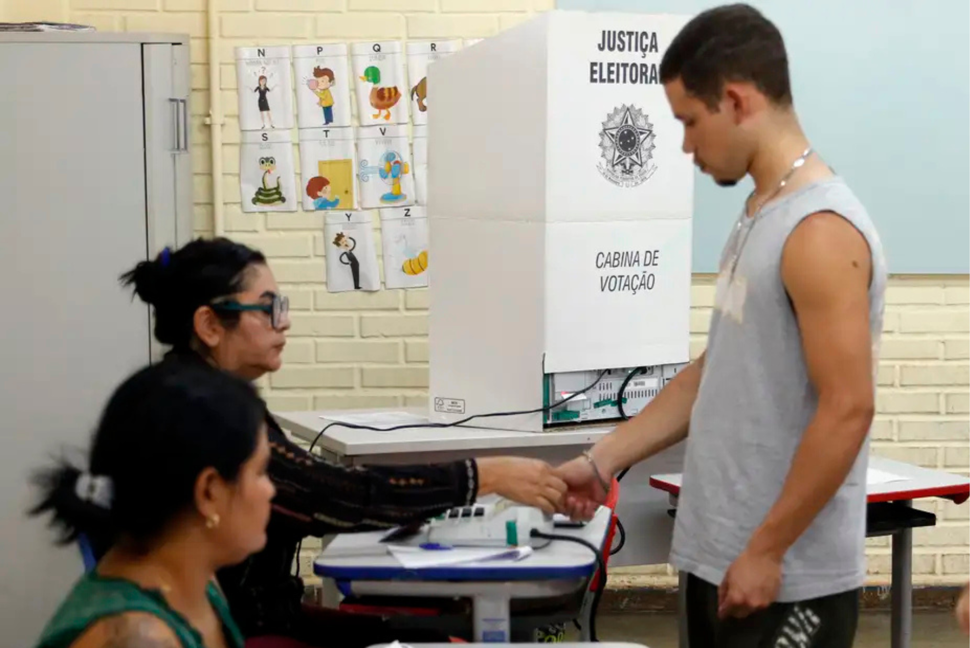 Número de eleitores jovens cai 44% no Vale do Paraíba
