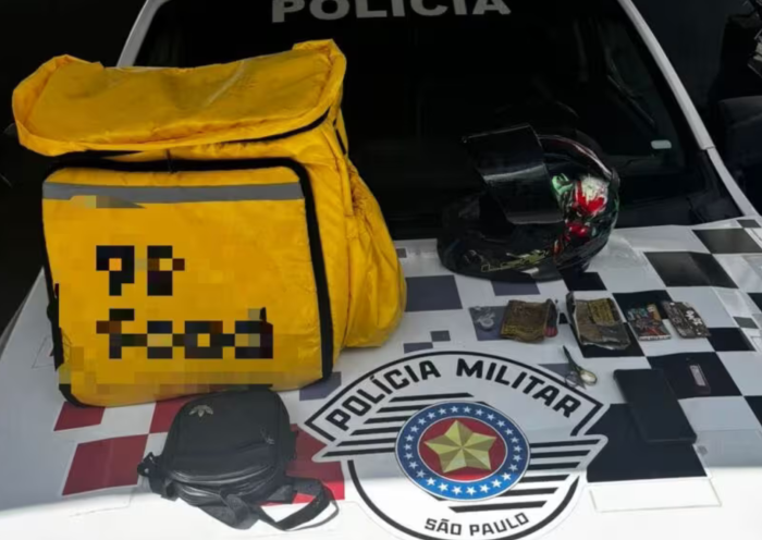 ROCAM prende entregador com CNH falsa em SJC
