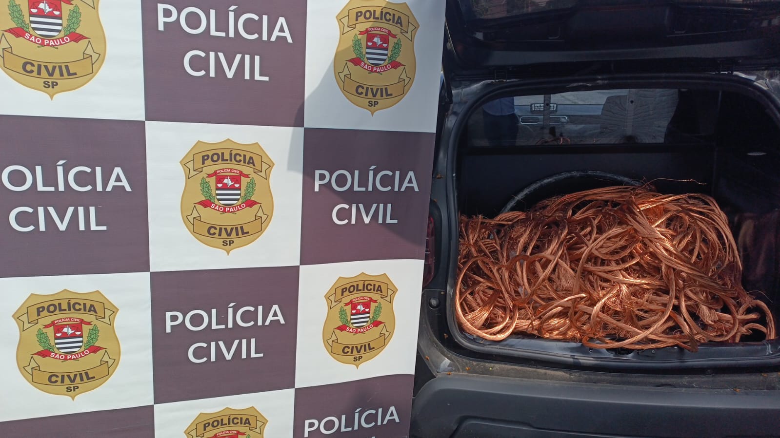 Três homens são presos em SJC com 100 kg de fios de cobre