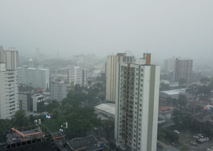 Frente fria muda o tempo no Vale do Paraíba e Litoral Norte na terça