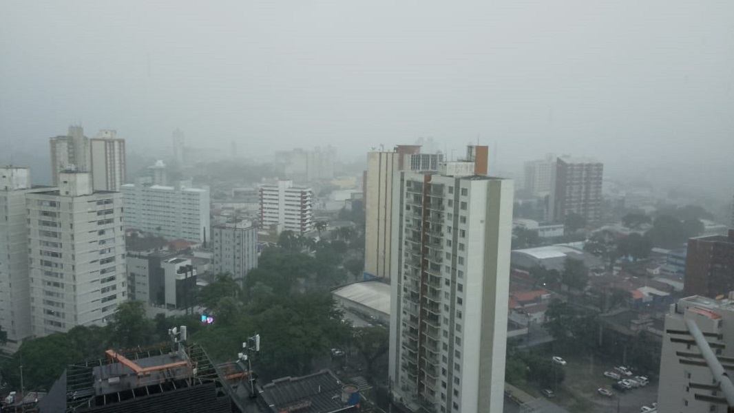 Frente fria muda o tempo no Vale do Paraíba e Litoral Norte na terça