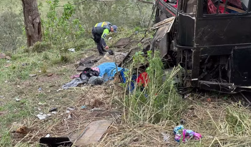 Motorista é preso após acidente com ônibus em Cruzeiro