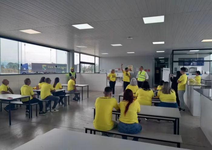 Via Dutra inicia ação especial para orientar motoristas e romeiros