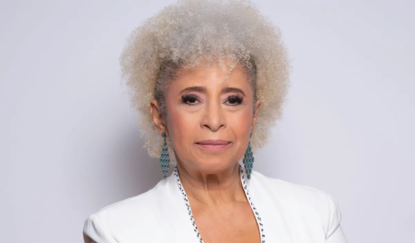 Sonia Guimarães ganha livro sobre trajetória como primeira professora negra do ITA