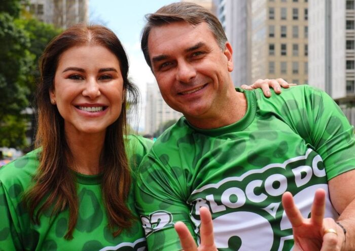 Flávio Bolsonaro e família deixam o Equador e seguem para Miami, nos EUA