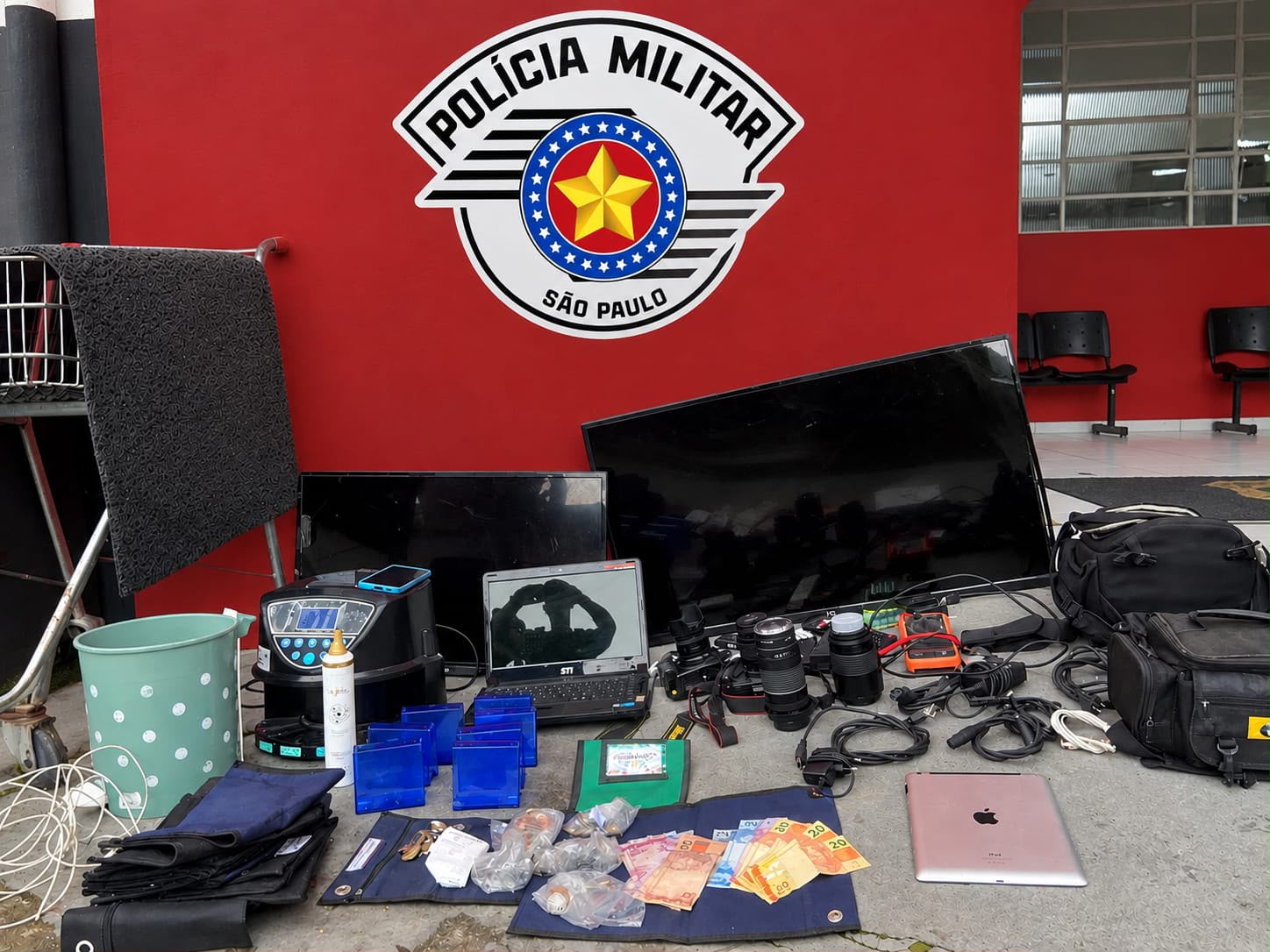 Homem é preso após furtar equipamentos e dinheiro de igreja em Cruzeiro
