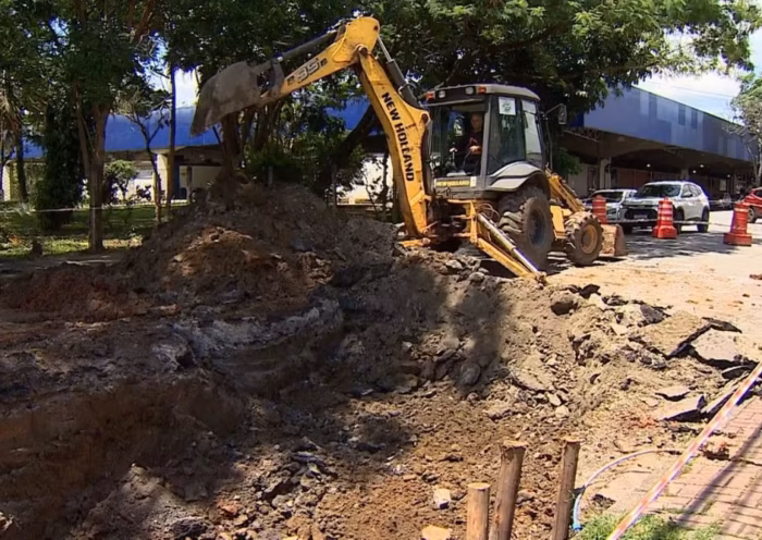Obra interdita rua em frente à Rodoviária Nova de Taubaté por 30 dias