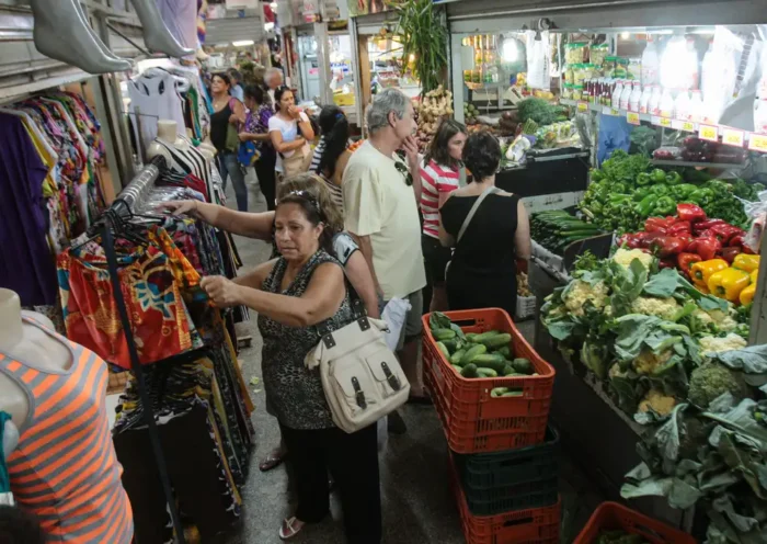 Cortes em auxílios sociais podem gerar retração em cidades do interior