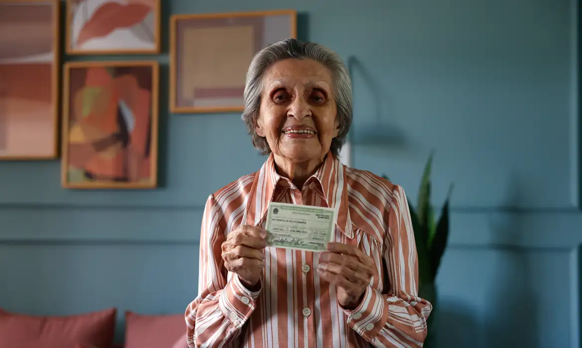 Voto facultativo de idosos com 70 anos ou mais pode definir as eleições 2026