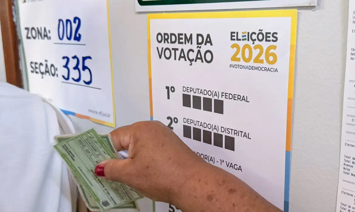 Primeiro turno tem 21% de abstenção, a maior desde 1998
